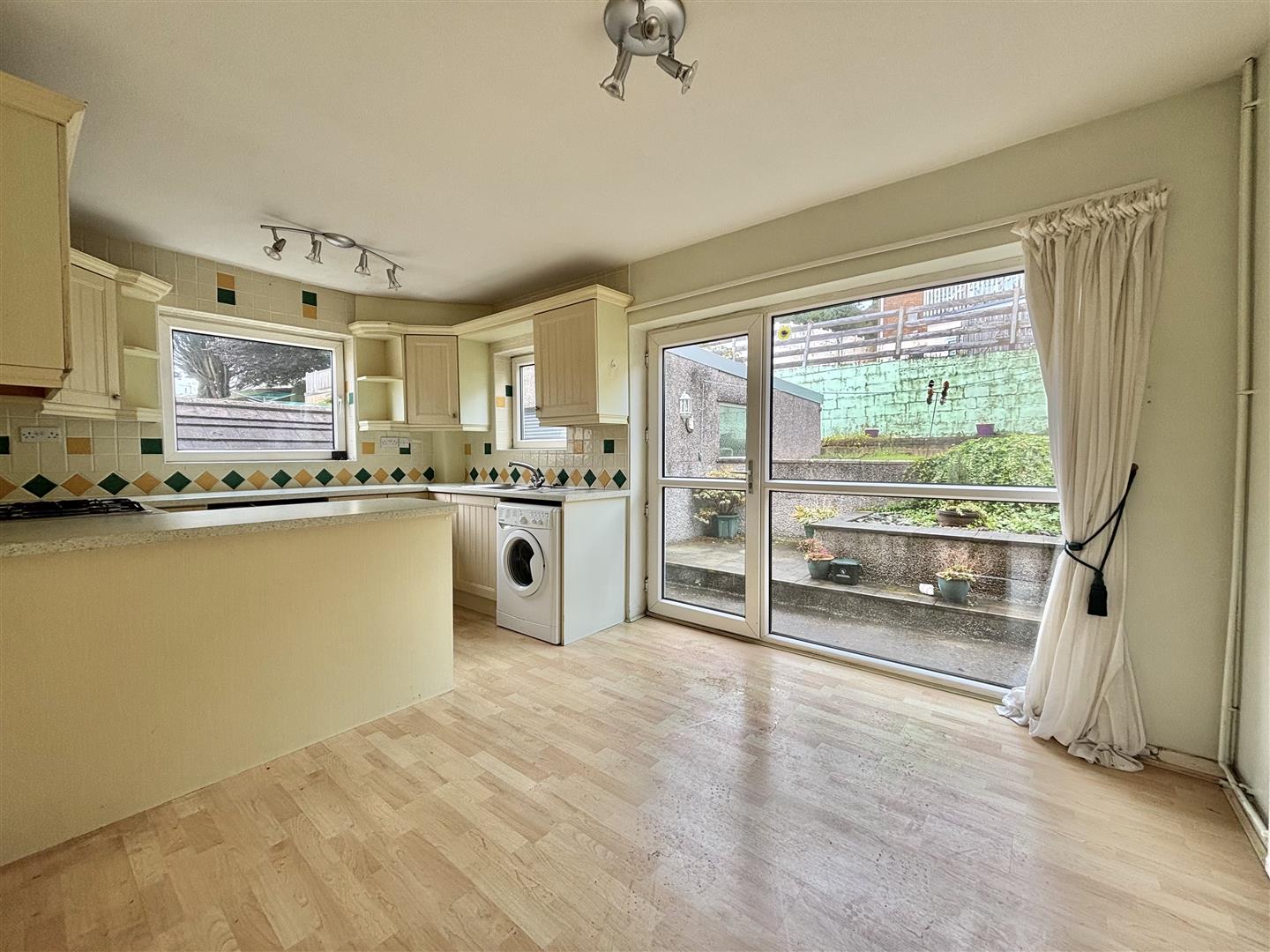 Oakdene, Killay, Swansea, SA2 7RX